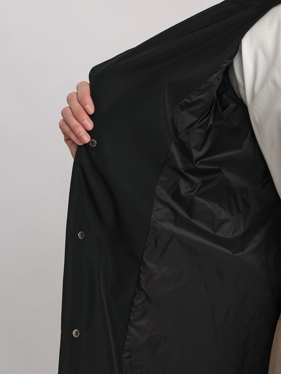 Пальто стеганое черного цвета с поясом